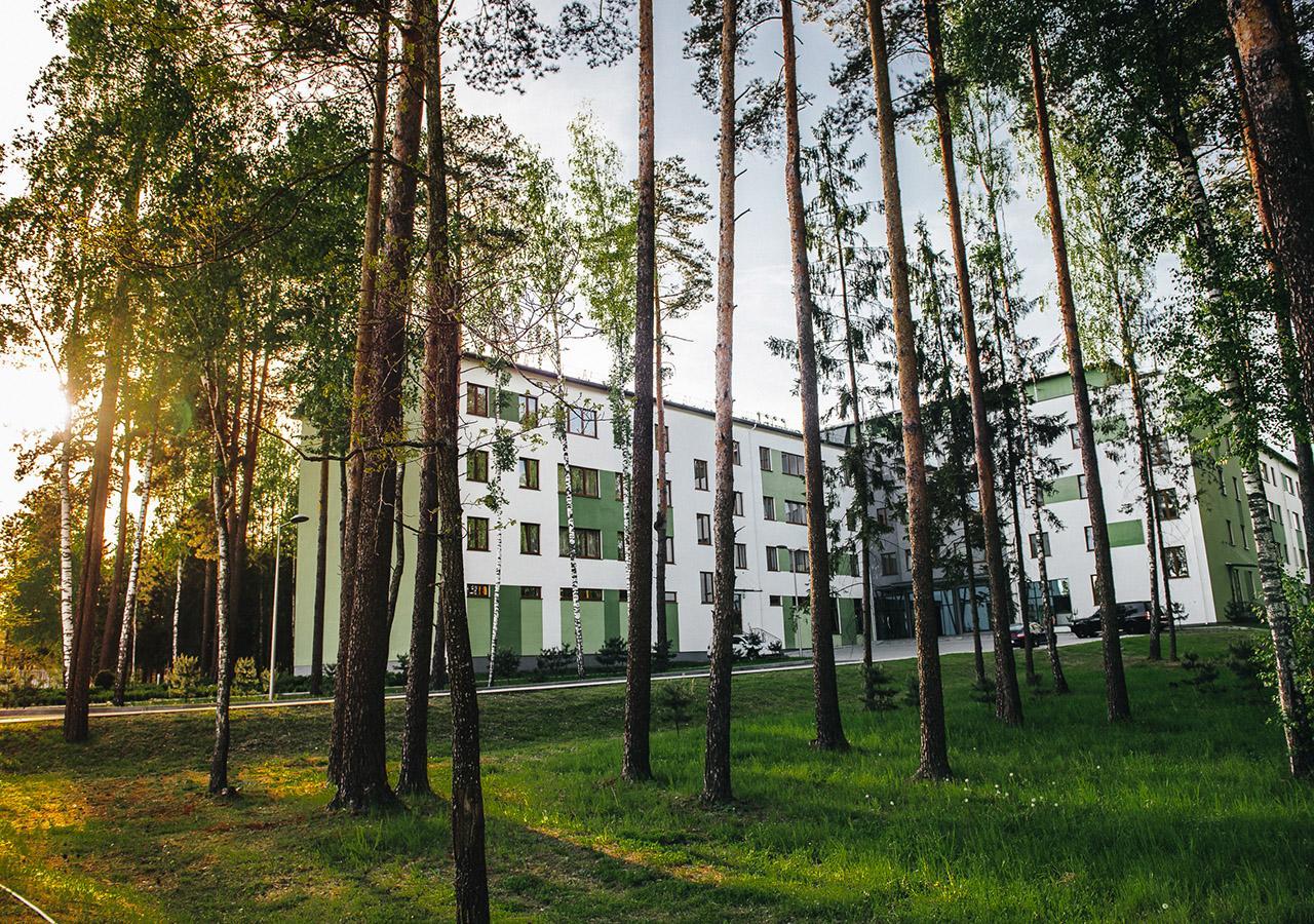 Green Park Hotel Airport Minsk Silichi Buitenkant foto